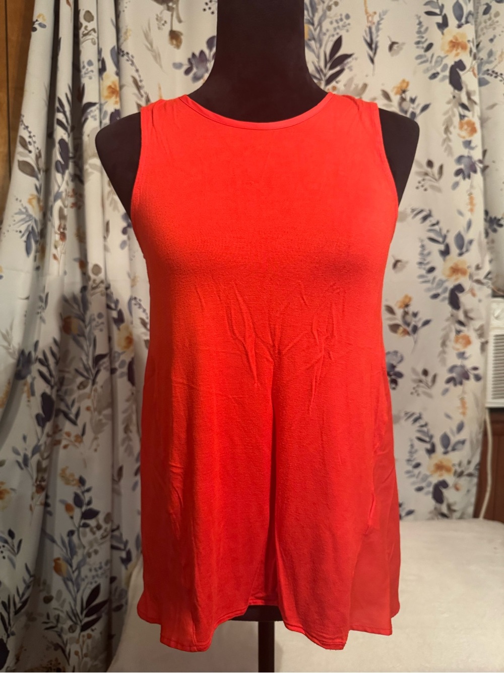 Banana Republic Sleeveless Tank Top in Bright Coral